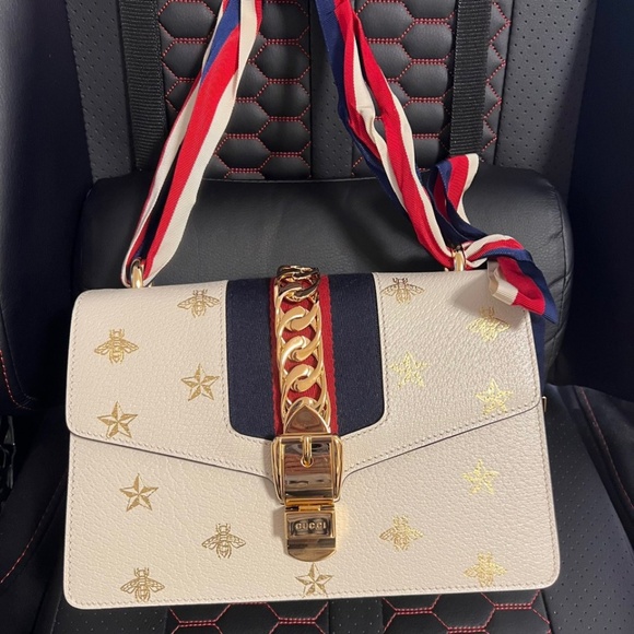 Gucci - Picture 1 of 4